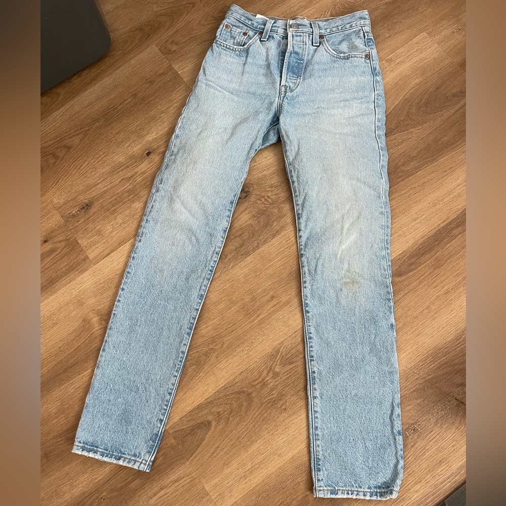 501 Levi’s size 24